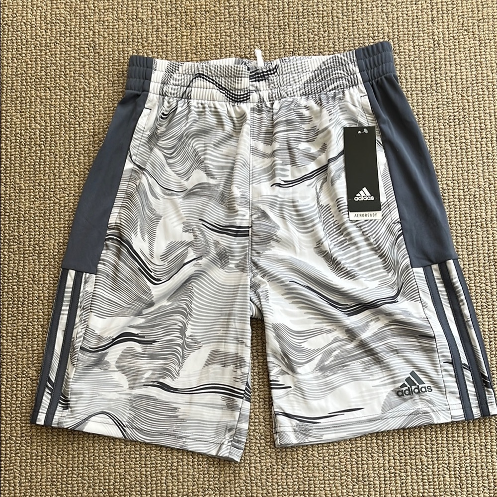 🆕 Adidas Gray Patterned Shorts